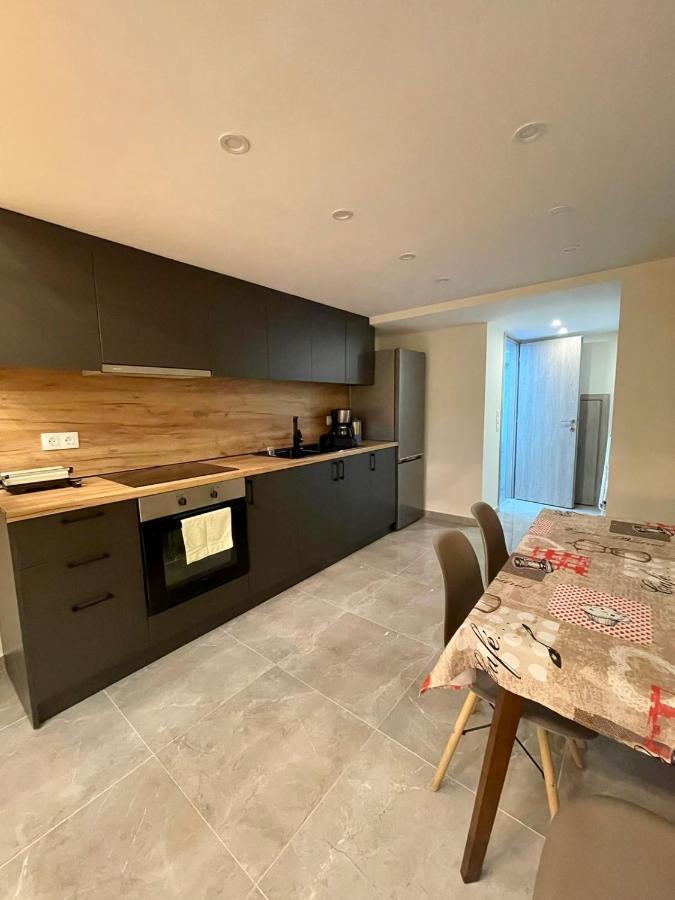 Minimal Two-Floor Apartment 테살로니키 외부 사진